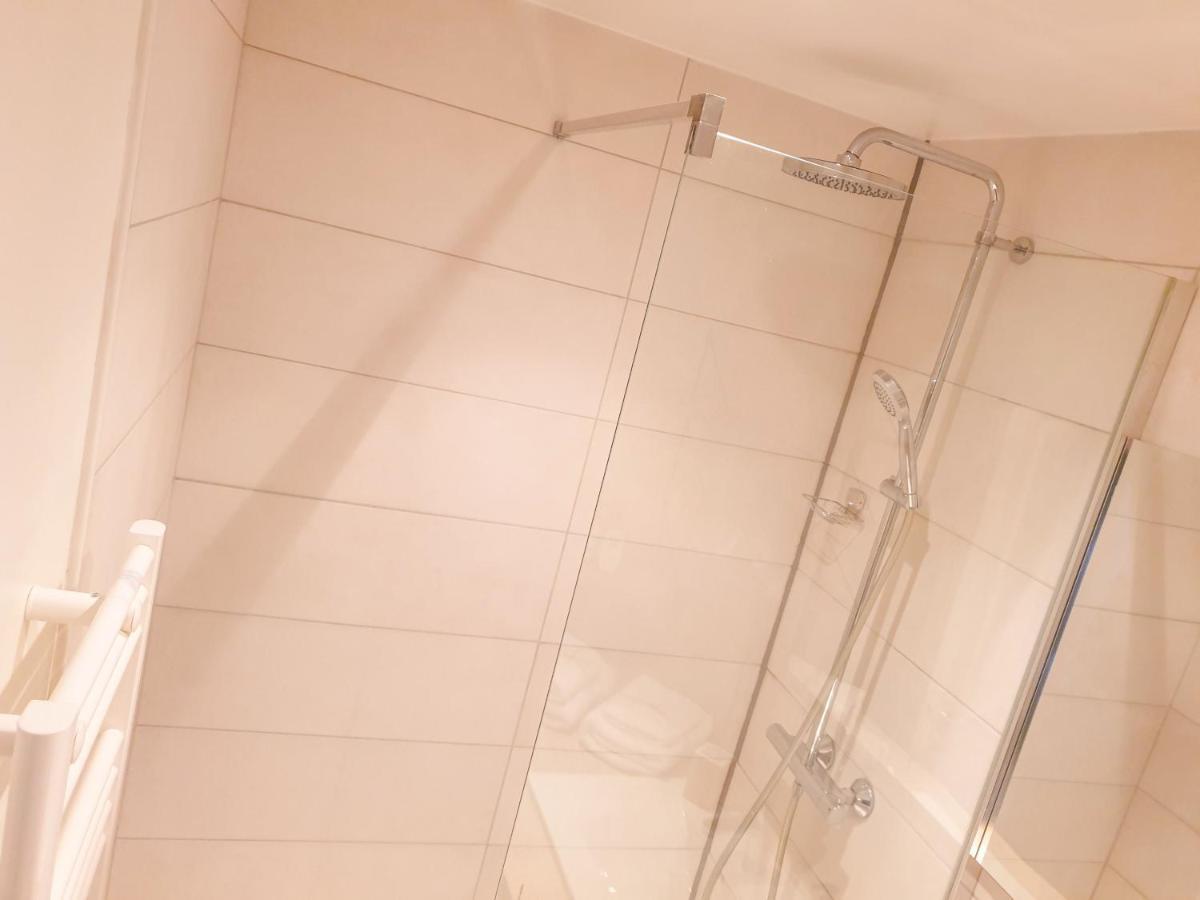 Spacieux Appartement Au Calme 15Min Sud De Lyon Proche Metro Et Gare Confluence Aquarium Gerland Oullins Esterno foto